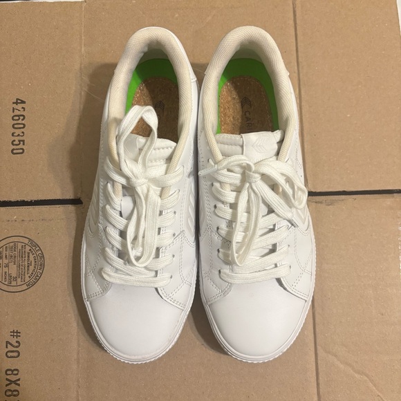 Cariuma Salvas White Leather Sneaker - Picture 6 of 12